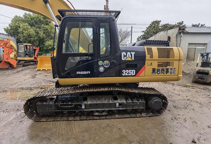 Used Caterpillar 325D crawler hydraulic excavator in good condition with strong power FOR SALE - Crawler excavator: picture 4 Used Caterpillar 325D crawler hydraulic excavator in good condition with strong power FOR SALE - Crawler excavator: picture 4