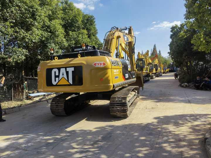 Used caterpillar 325D excavator with good quality original japan on sale in shanghai yard - Crawler excavator: picture 3 Used caterpillar 325D excavator with good quality original japan on sale in shanghai yard - Crawler excavator: picture 3