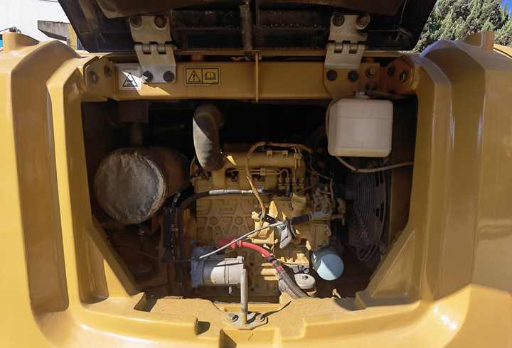 Hot sale earth moving used mini excavator CAT 305.5E2 with nice condition in stock - Crawler excavator: picture 5 Hot sale earth moving used mini excavator CAT 305.5E2 with nice condition in stock - Crawler excavator: picture 5