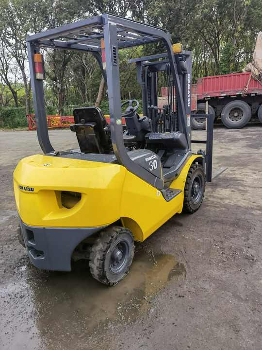 Second hand Komatsu Forklift FD30 with Low price and high performance for sale in shanghai - Diesel forklift: picture 2 Second hand Komatsu Forklift FD30 with Low price and high performance for sale in shanghai - Diesel forklift: picture 2
