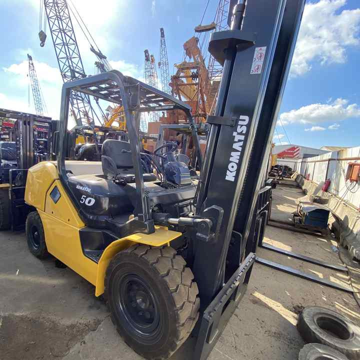 Second hand Komatsu Forklift FD50 FD30 FD25 FD70 used Komatsu Forklift cheap for sale - Diesel forklift: picture 2 Second hand Komatsu Forklift FD50 FD30 FD25 FD70 used Komatsu Forklift cheap for sale - Diesel forklift: picture 2