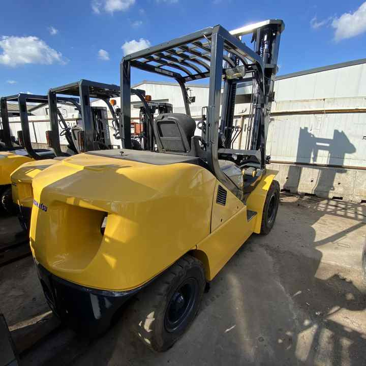 Second hand Komatsu Forklift FD50 FD30 FD25 FD70 used Komatsu Forklift cheap for sale - Diesel forklift: picture 1 Second hand Komatsu Forklift FD50 FD30 FD25 FD70 used Komatsu Forklift cheap for sale - Diesel forklift: picture 1