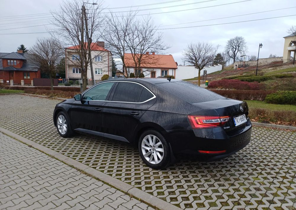 Skoda Superb 2.0 TDI Ambition - Sedan: picture 3 Skoda Superb 2.0 TDI Ambition - Sedan: picture 3