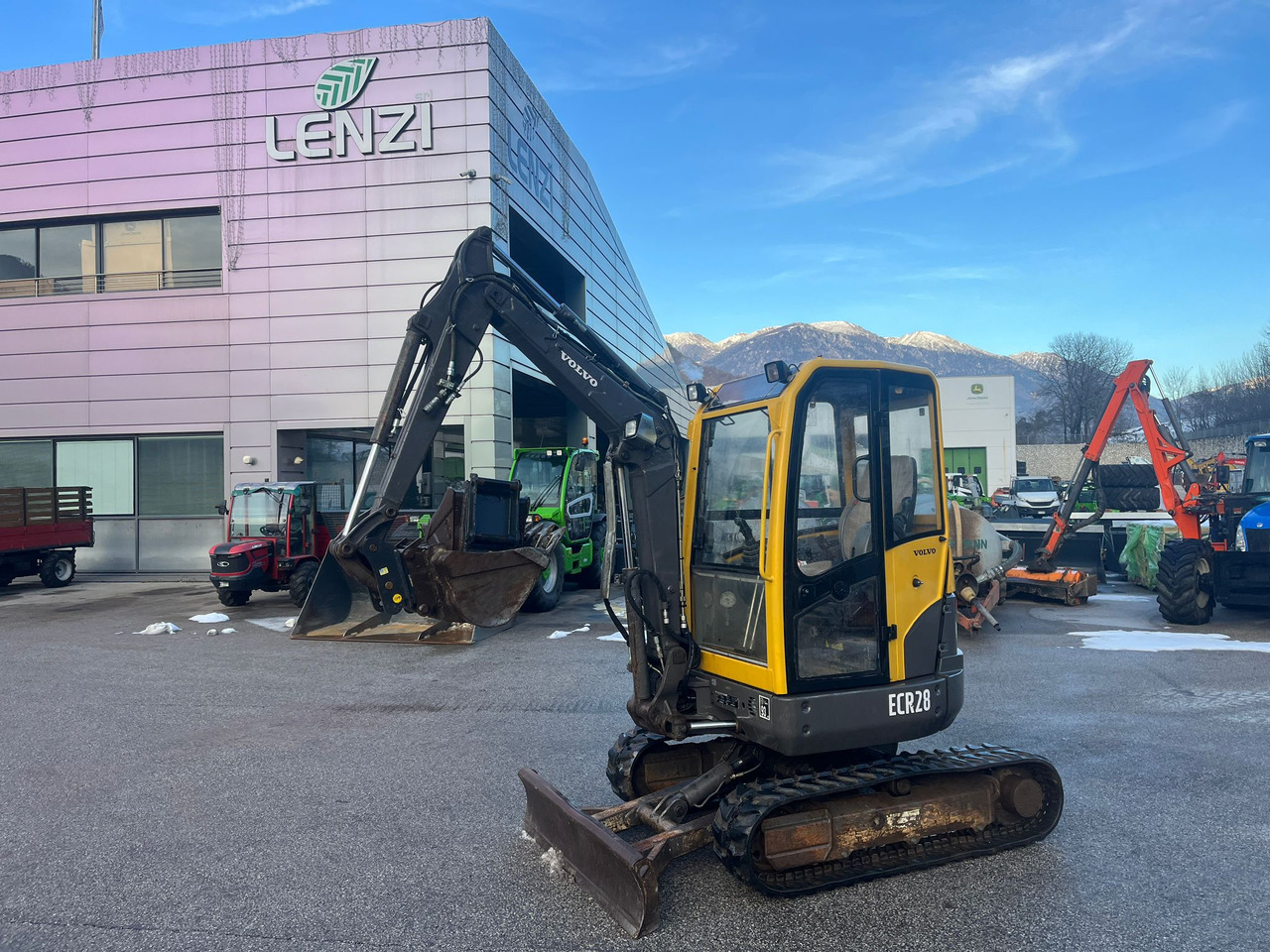 MINIESCAVATORE VOLVO ECR 28 - Mini excavator: picture 1 MINIESCAVATORE VOLVO ECR 28 - Mini excavator: picture 1