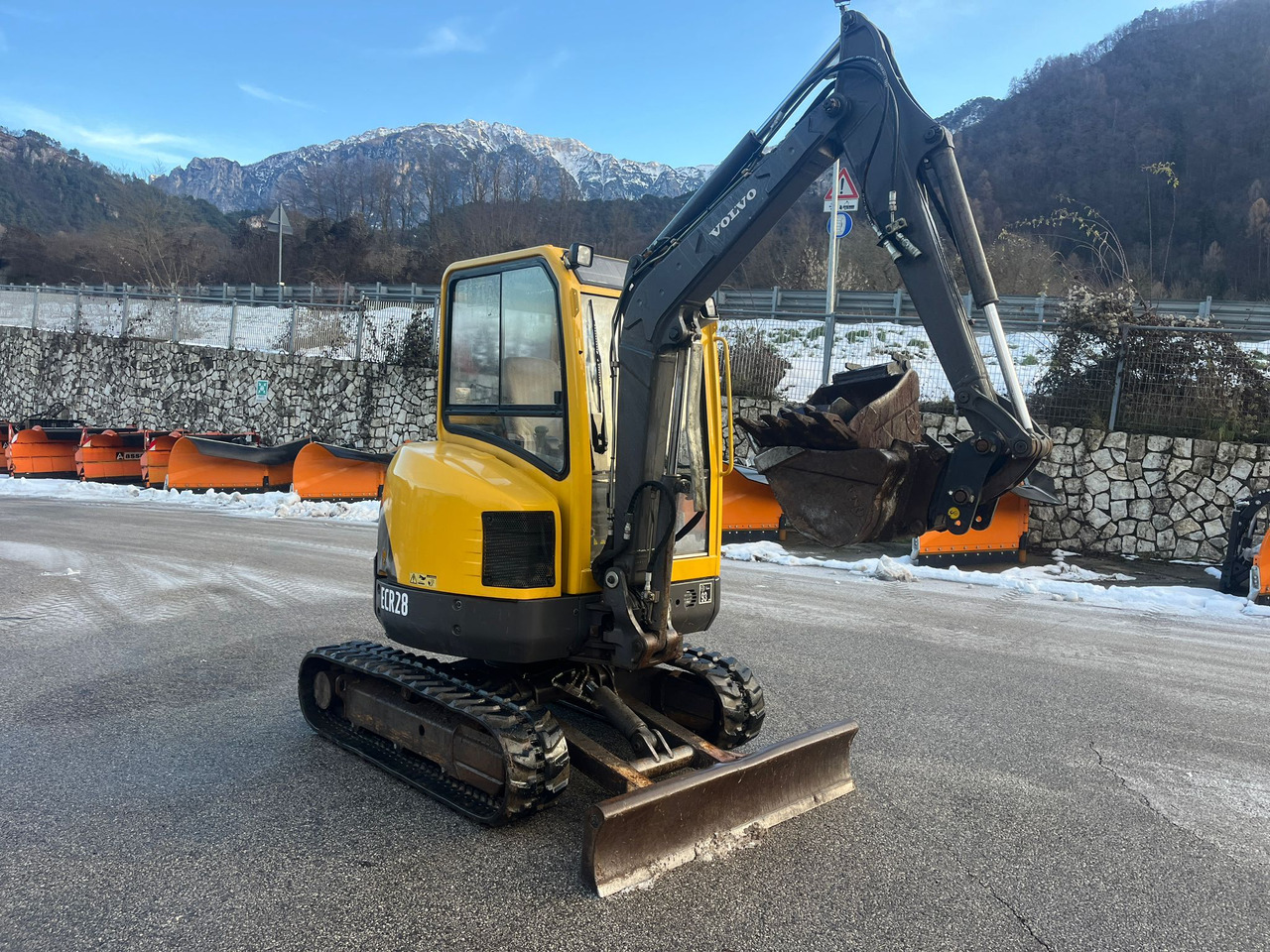 MINIESCAVATORE VOLVO ECR 28 - Mini excavator: picture 4 MINIESCAVATORE VOLVO ECR 28 - Mini excavator: picture 4
