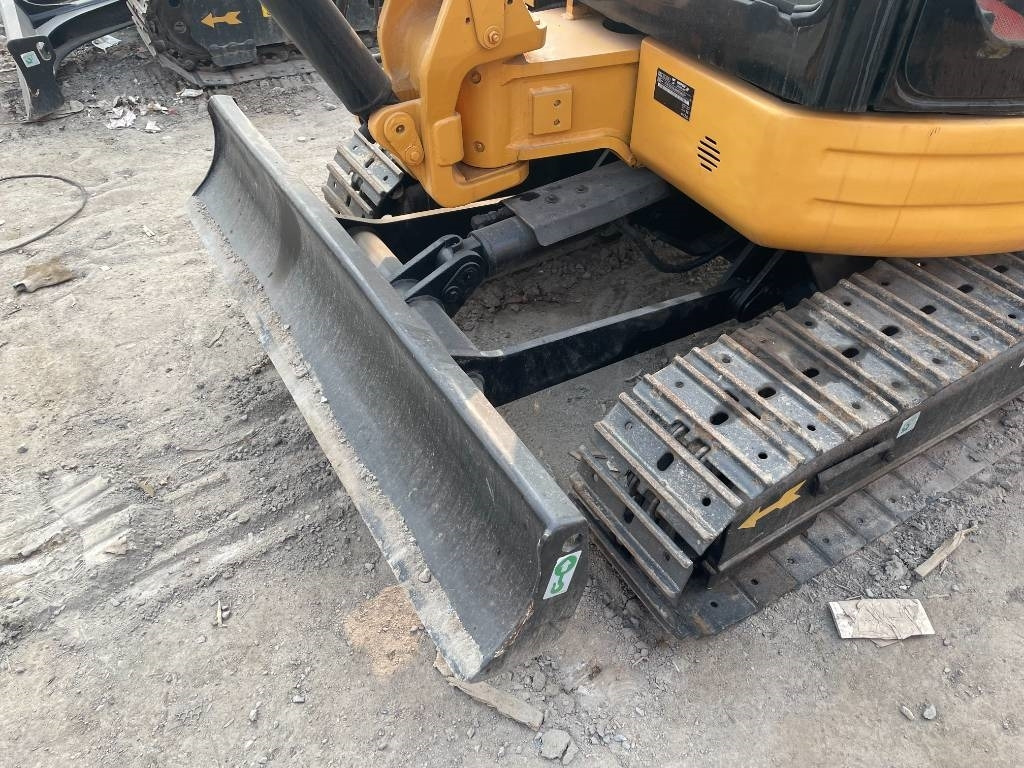 CAT 303 - Mini excavator: picture 3 CAT 303 - Mini excavator: picture 3
