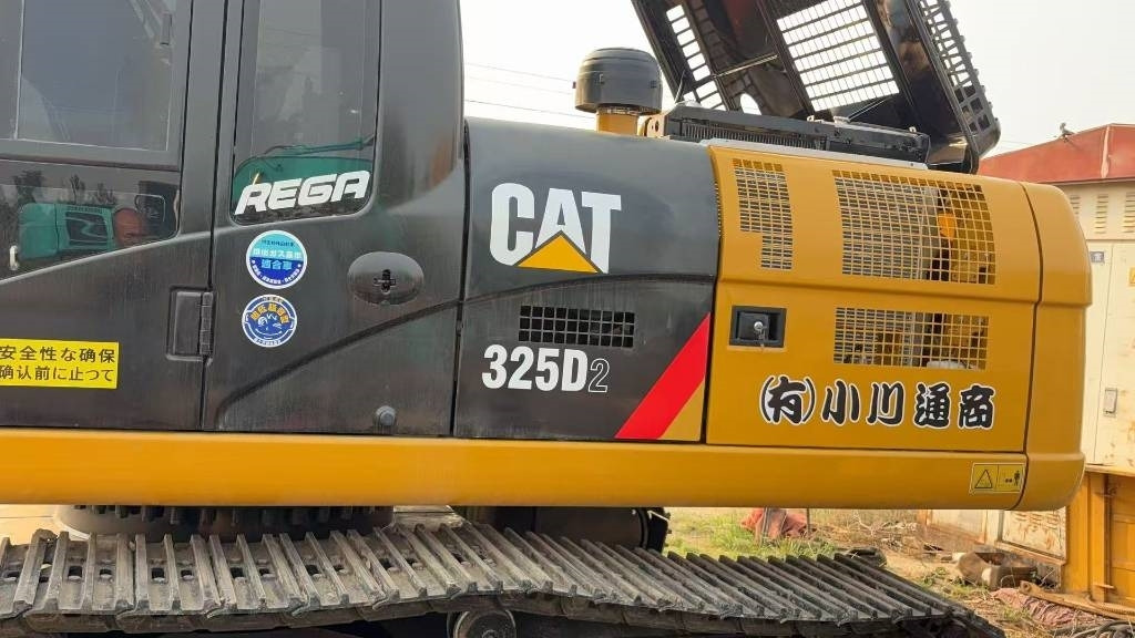 CAT 325 D - Crawler excavator: picture 2 CAT 325 D - Crawler excavator: picture 2