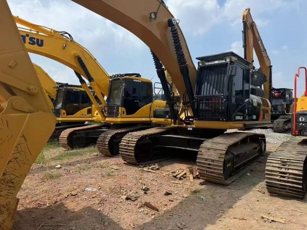 CAT 330 - Crawler excavator: picture 2 CAT 330 - Crawler excavator: picture 2