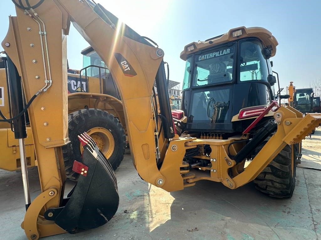 CAT 420 F  - Backhoe loader: picture 3 CAT 420 F  - Backhoe loader: picture 3