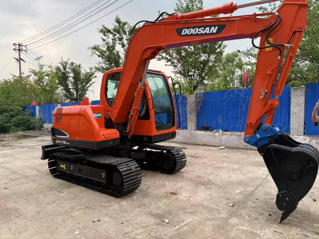 Doosan DX 75 - Crawler excavator: picture 1 Doosan DX 75 - Crawler excavator: picture 1