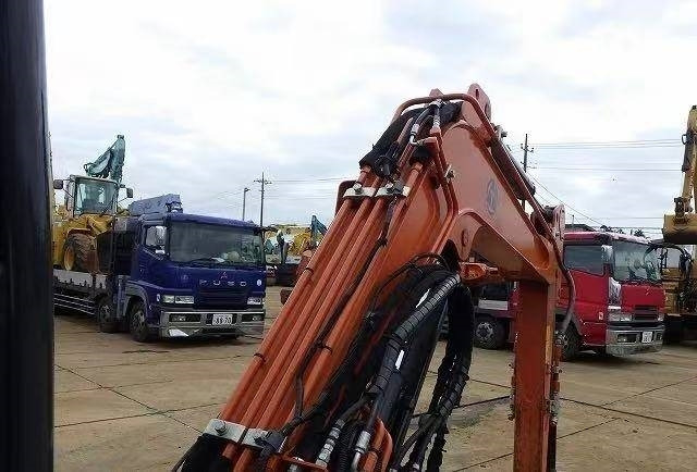 Hitachi 30 - Crawler excavator: picture 2 Hitachi 30 - Crawler excavator: picture 2