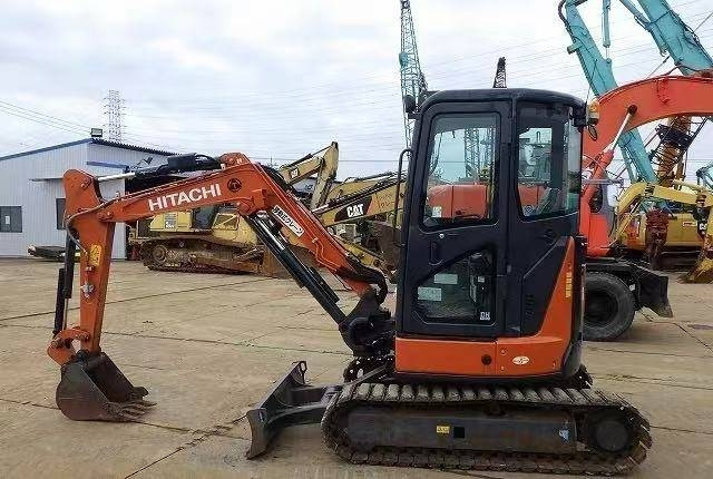 Crawler excavator Hitachi 30: picture 1