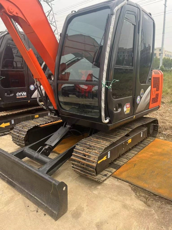Hitachi 60 - Mini excavator: picture 2 Hitachi 60 - Mini excavator: picture 2