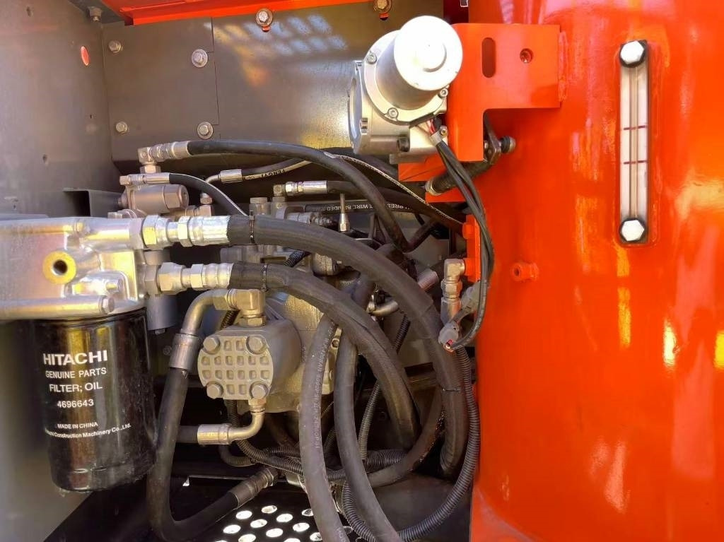 Crawler excavator Hitachi ZX 120: picture 7