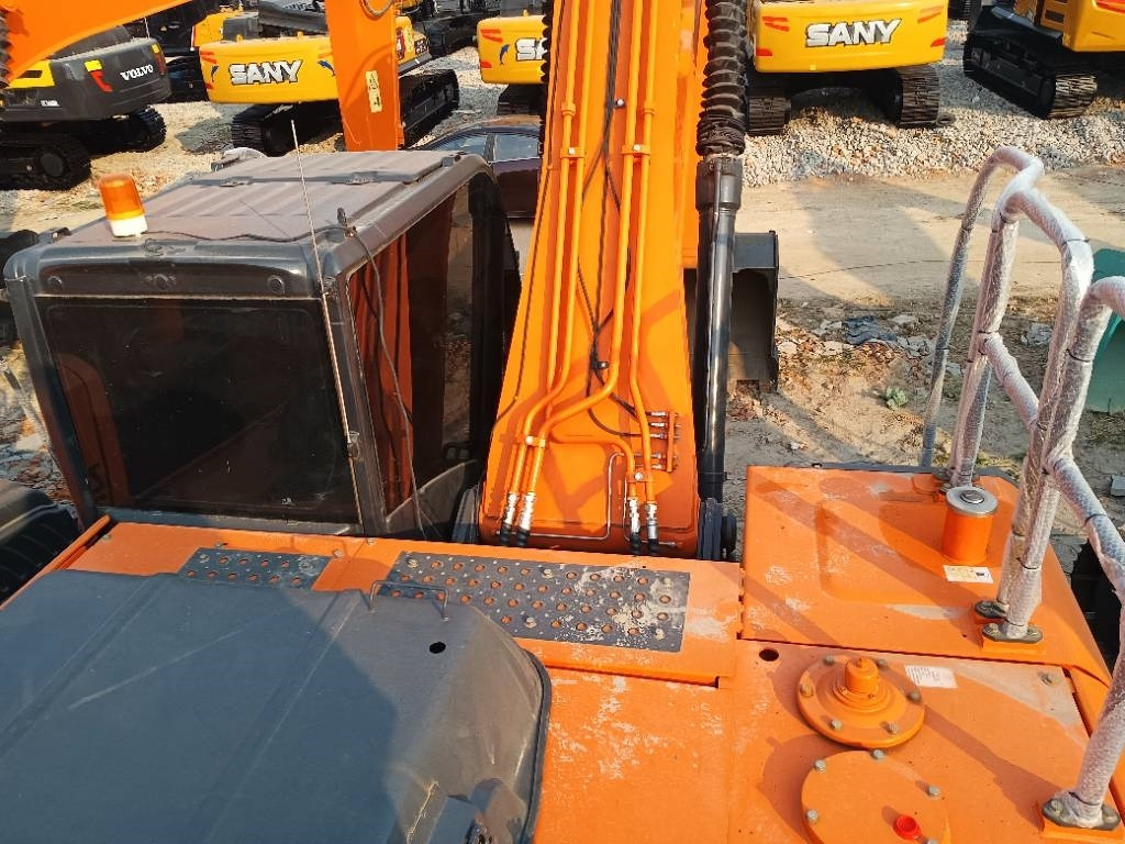 Crawler excavator Hitachi Zaxis 240 LC-3: picture 12
