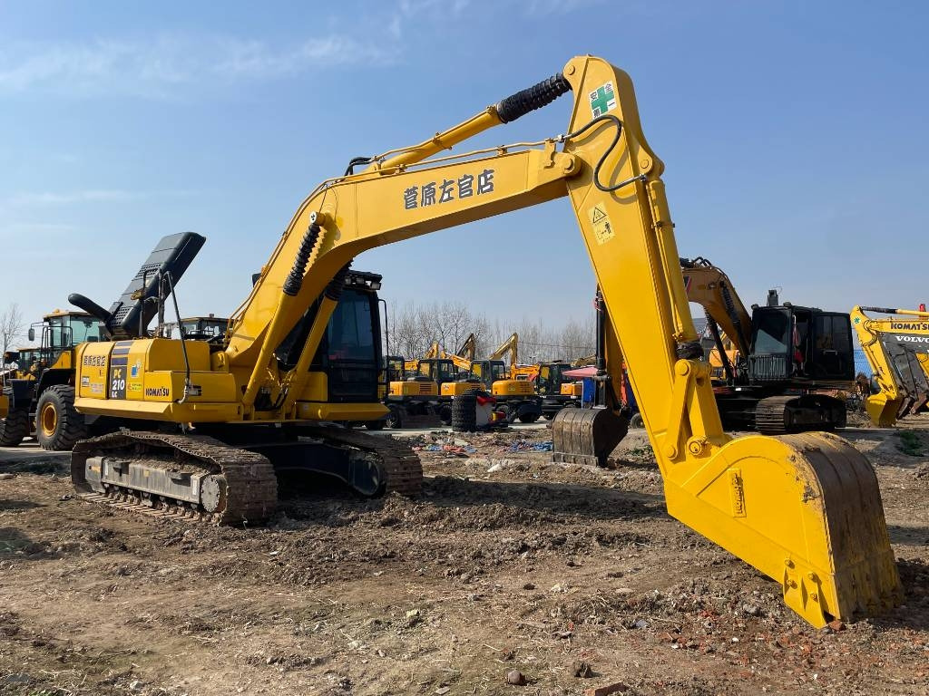 Komatsu PC 210 - Crawler excavator: picture 1 Komatsu PC 210 - Crawler excavator: picture 1