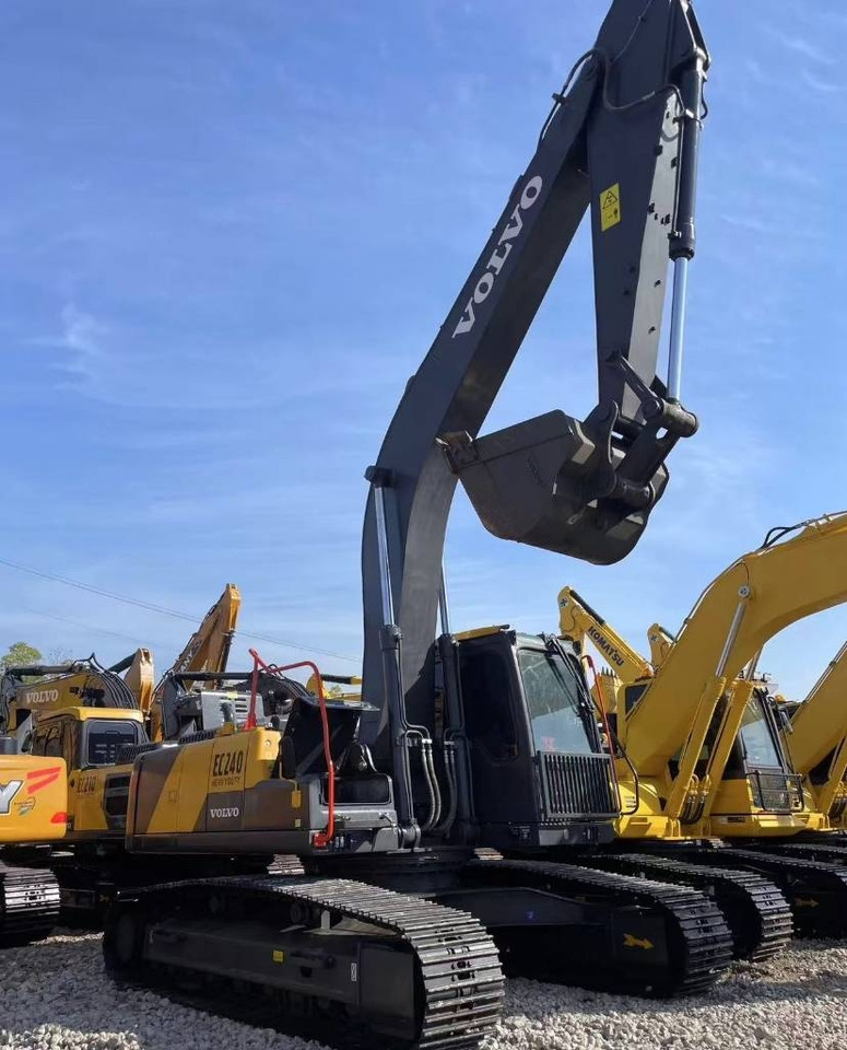 Volvo EC 240 - Crawler excavator: picture 1 Volvo EC 240 - Crawler excavator: picture 1