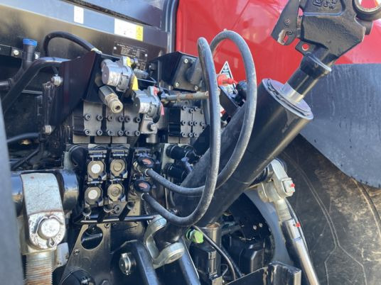 Case IH OPTUM 300 CVX - Farm tractor: picture 4 Case IH OPTUM 300 CVX - Farm tractor: picture 4