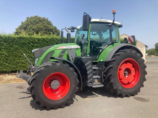 Fendt 724 VARIO S4 PROFI PLUS - Farm tractor: picture 2 Fendt 724 VARIO S4 PROFI PLUS - Farm tractor: picture 2
