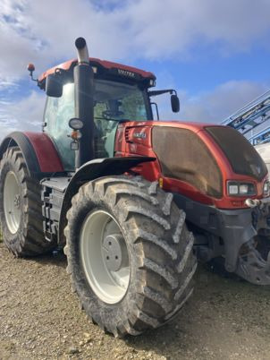 Valtra S293 - Farm tractor: picture 1 Valtra S293 - Farm tractor: picture 1