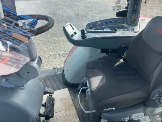 Valtra S293 - Farm tractor: picture 4 Valtra S293 - Farm tractor: picture 4