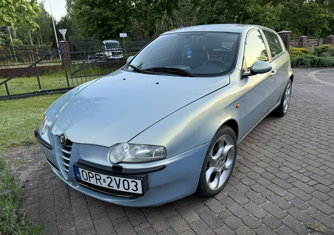 Alfa Romeo 147 Alfa Romeo 147 Klima 1.9 jtd-140KM - Hatchback: picture 2 Alfa Romeo 147 Alfa Romeo 147 Klima 1.9 jtd-140KM - Hatchback: picture 2