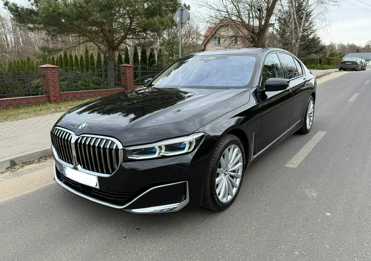 BMW SERIA 7 II (G11/G12) BMW SERIA 7 740d Xdrive 340KM Luxury+Exclusive Masaże Adaptiv Oś Lasery 2022 FV2 - Car: picture 4 BMW SERIA 7 II (G11/G12) BMW SERIA 7 740d Xdrive 340KM Luxury+Exclusive Masaże Adaptiv Oś Lasery 2022 FV2 - Car: picture 4