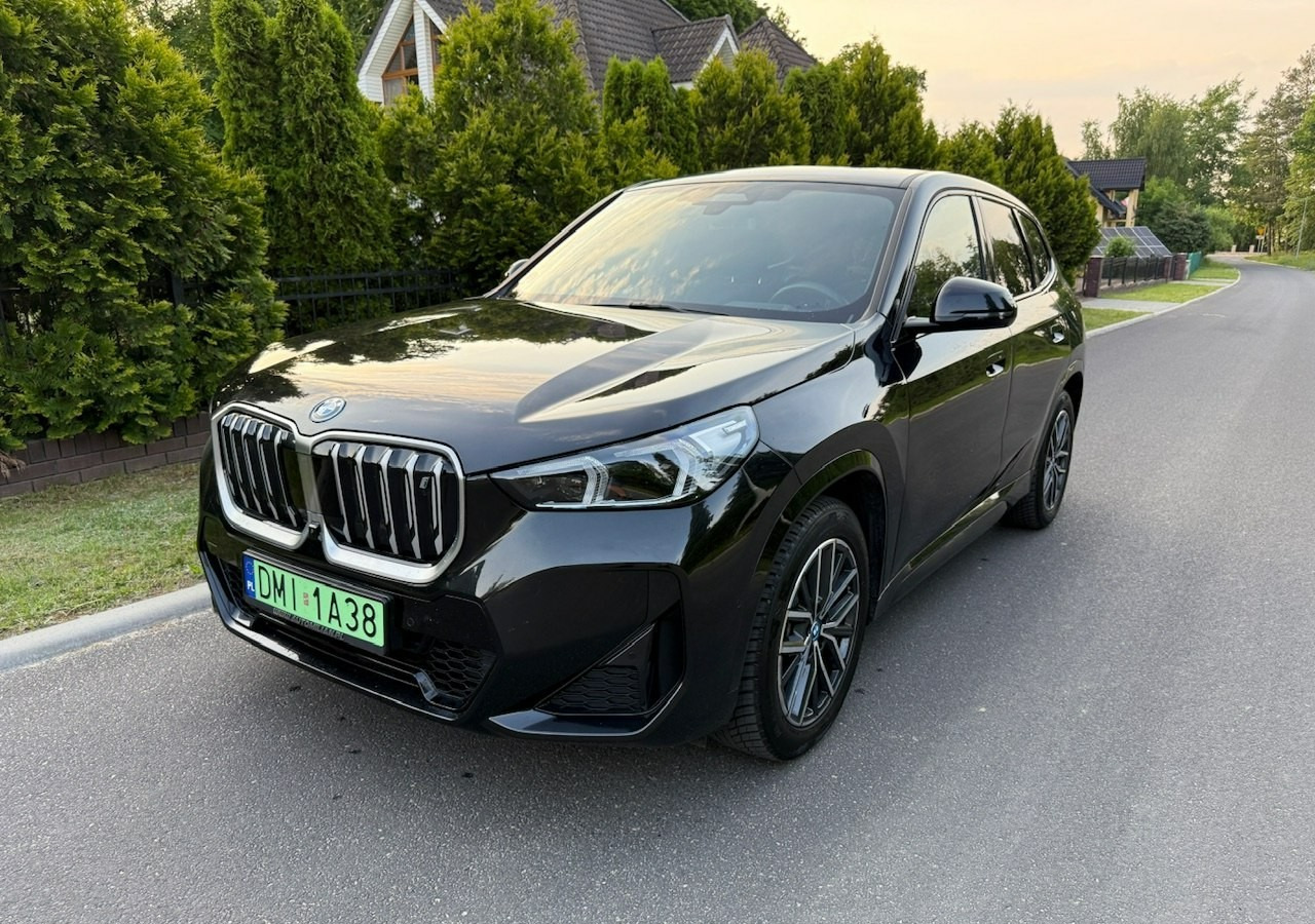 BMW X1 iX1 iX1 xDrive30 313KM M-Sport H/K Panorama AdaptiveLed Masaże Kam360 - SUV: picture 1 BMW X1 iX1 iX1 xDrive30 313KM M-Sport H/K Panorama AdaptiveLed Masaże Kam360 - SUV: picture 1