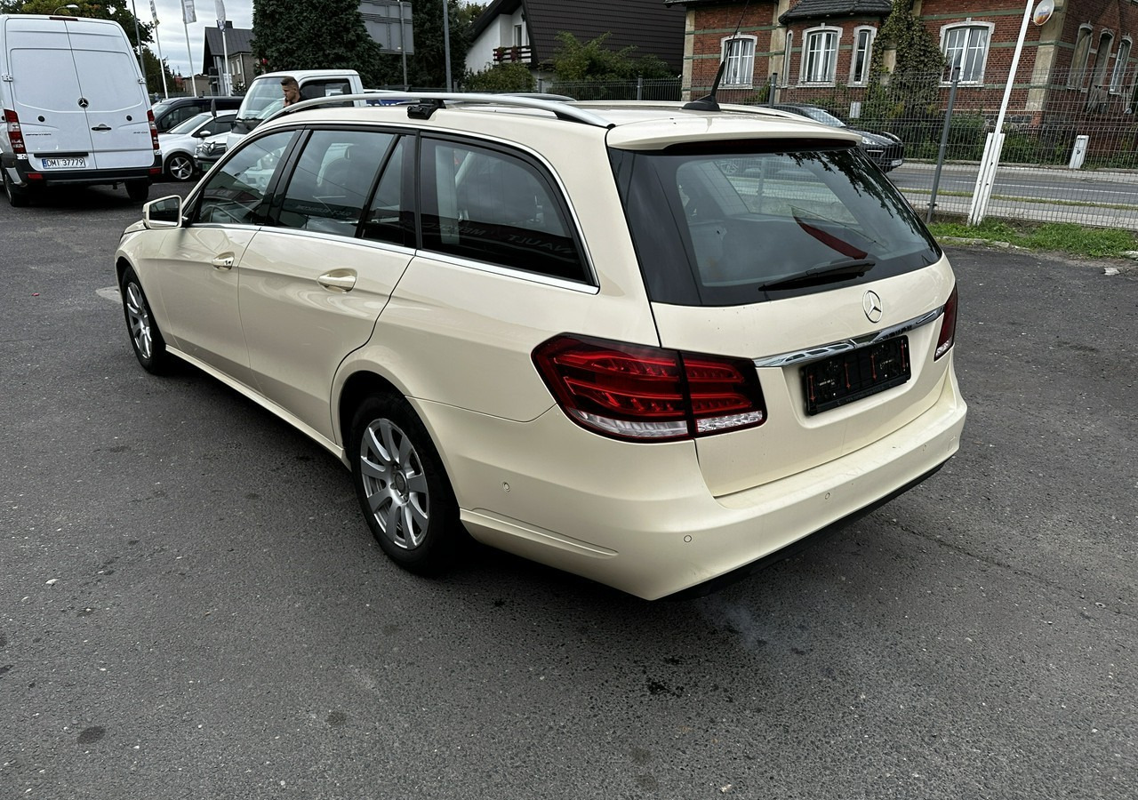 Mercedes-Benz Klasa E W212 E200 CDI Bluetec 7G-tronie 2015 LIFT Skóra FullLed ELEGANCE - Car: picture 5 Mercedes-Benz Klasa E W212 E200 CDI Bluetec 7G-tronie 2015 LIFT Skóra FullLed ELEGANCE - Car: picture 5