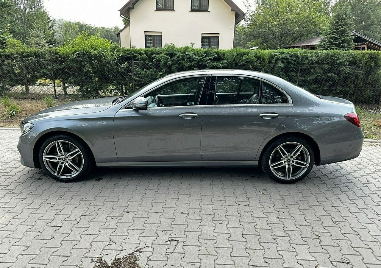 Mercedes-Benz Klasa E W213 E220d 2.0 194KM AMG-Pakiet MultibeamLed*Skóra*Navi*Kamera360* Salon - Sedan: picture 4 Mercedes-Benz Klasa E W213 E220d 2.0 194KM AMG-Pakiet MultibeamLed*Skóra*Navi*Kamera360* Salon - Sedan: picture 4