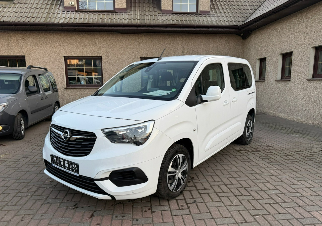 Opel Combo IV Combo Life Combo do przewozu Niepełnosprawnych inwalida rampa Model 2021 - Car: picture 3 Opel Combo IV Combo Life Combo do przewozu Niepełnosprawnych inwalida rampa Model 2021 - Car: picture 3