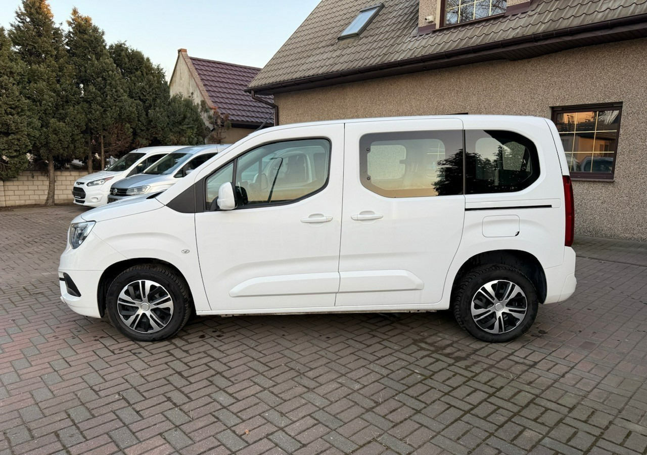 Opel Combo IV Combo Life Combo do przewozu Niepełnosprawnych inwalida rampa Model 2021 - Car: picture 4 Opel Combo IV Combo Life Combo do przewozu Niepełnosprawnych inwalida rampa Model 2021 - Car: picture 4