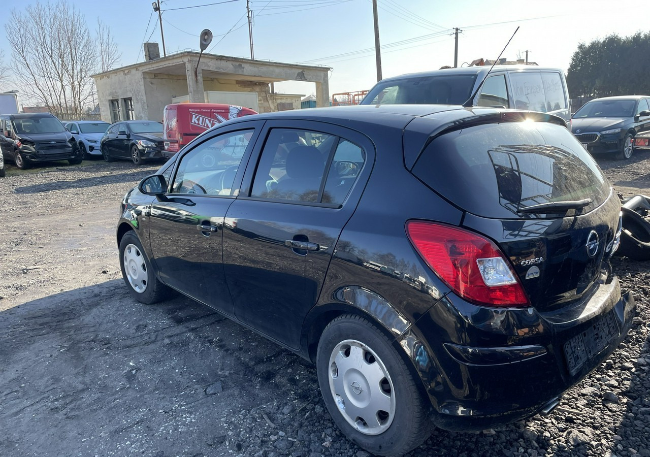 Opel Corsa D Corsa 1.4-87 KM Klima 2011 - Car: picture 5 Opel Corsa D Corsa 1.4-87 KM Klima 2011 - Car: picture 5