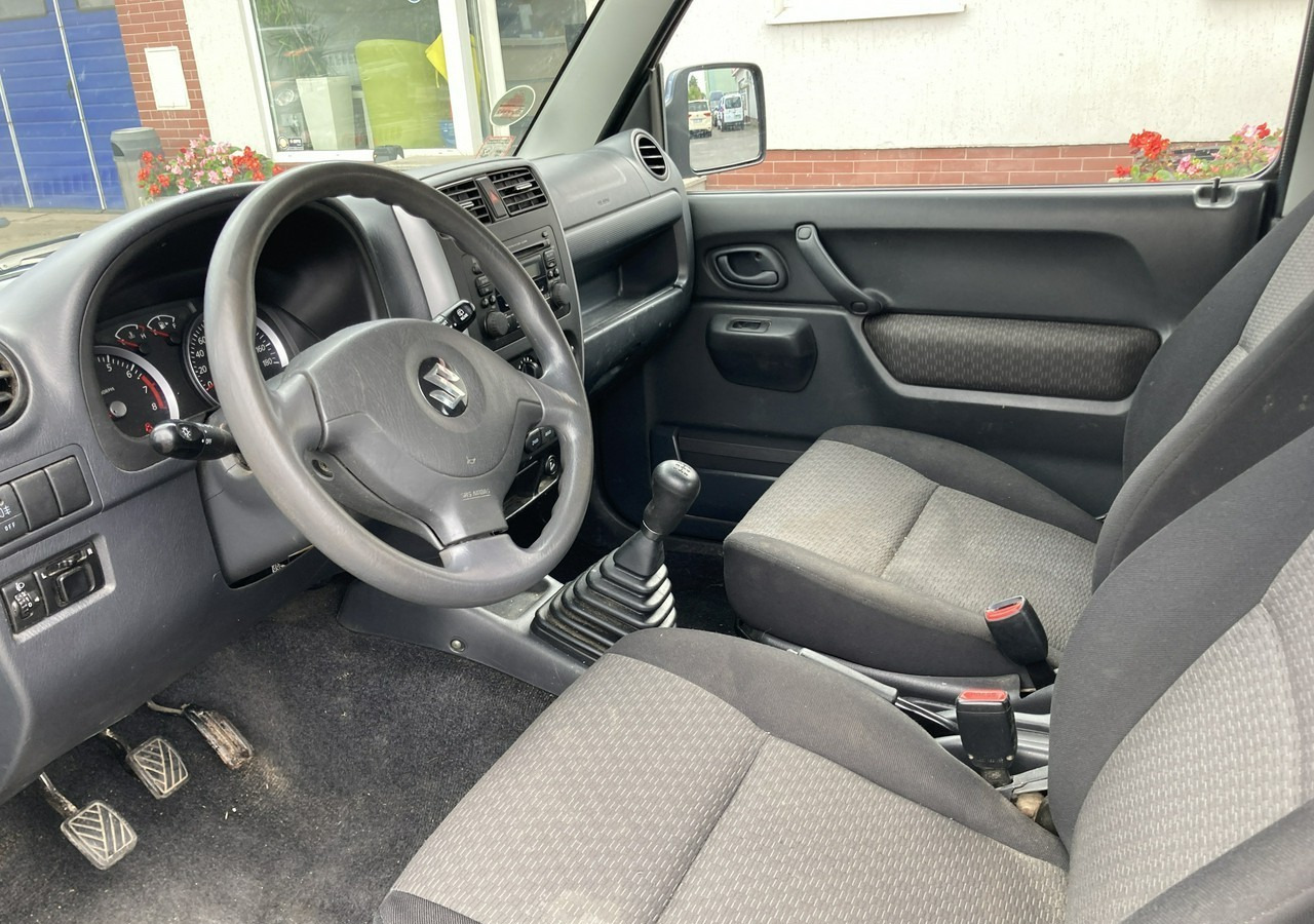 Suzuki Jimny Suzuki Jimny 1.3-16V 4X4 Klima 2006 - SUV: picture 4 Suzuki Jimny Suzuki Jimny 1.3-16V 4X4 Klima 2006 - SUV: picture 4
