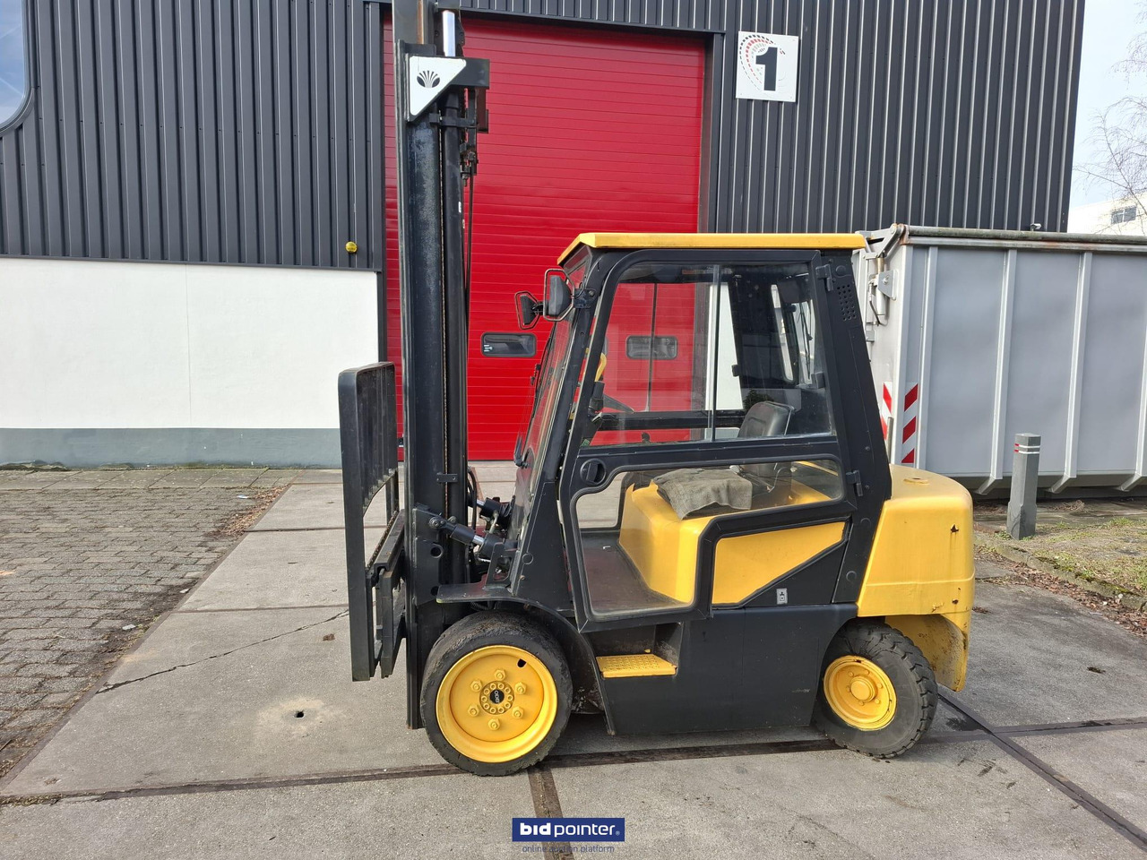 DAEWOO D305-3 - Diesel forklift: picture 2 DAEWOO D305-3 - Diesel forklift: picture 2