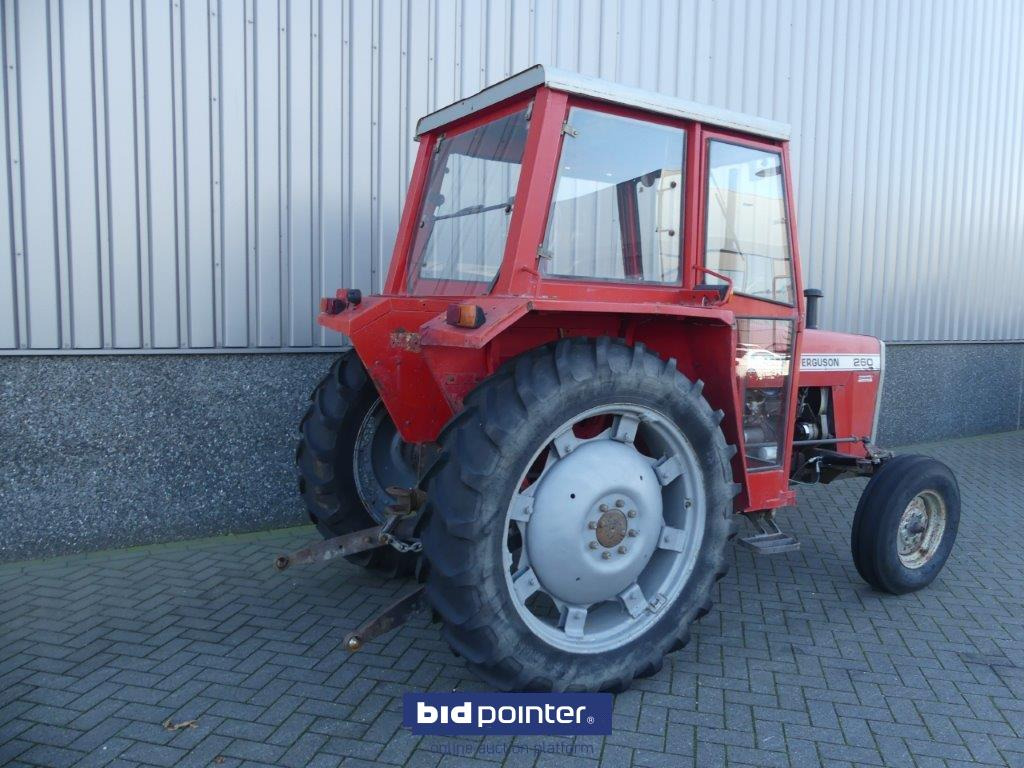 Massey Ferguson 260 with 4226 Hours and powersteering - Farm tractor: picture 2 Massey Ferguson 260 with 4226 Hours and powersteering - Farm tractor: picture 2