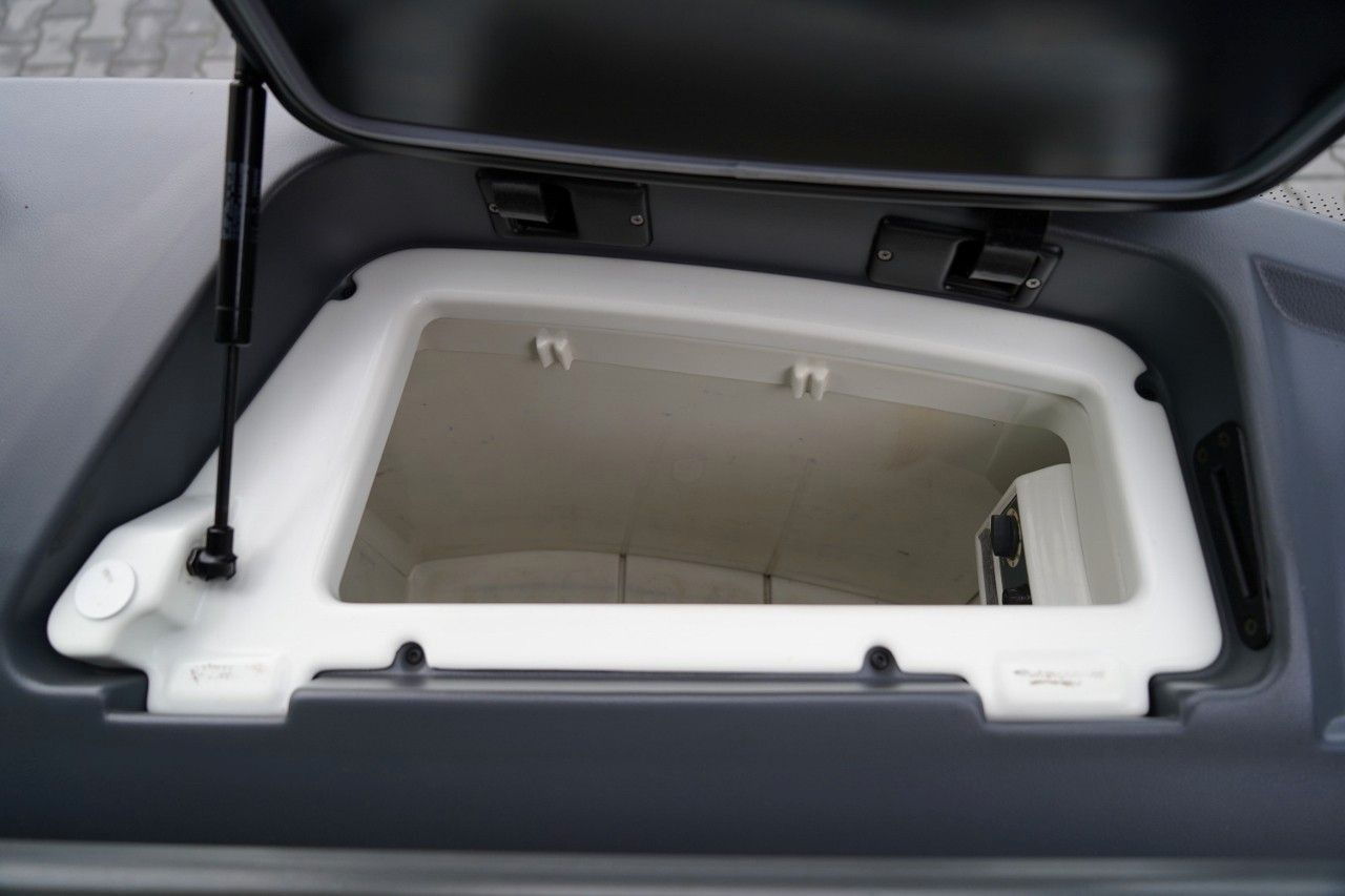 Bus Mercedes-Benz TOURISMO RHD / EURO 6 / 12 METRÓW / SPROWADZONY: picture 32 Bus Mercedes-Benz TOURISMO RHD / EURO 6 / 12 METRÓW / SPROWADZONY: picture 32