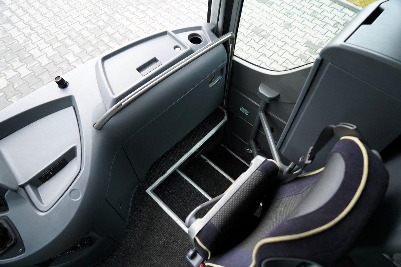 Bus Mercedes-Benz TOURISMO RHD / EURO 6 / 12 METRÓW / SPROWADZONY: picture 15 Bus Mercedes-Benz TOURISMO RHD / EURO 6 / 12 METRÓW / SPROWADZONY: picture 15