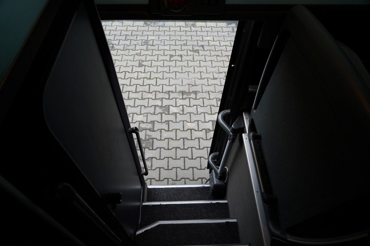 Bus Mercedes-Benz TOURISMO RHD / EURO 6 / 12 METRÓW / SPROWADZONY: picture 30 Bus Mercedes-Benz TOURISMO RHD / EURO 6 / 12 METRÓW / SPROWADZONY: picture 30