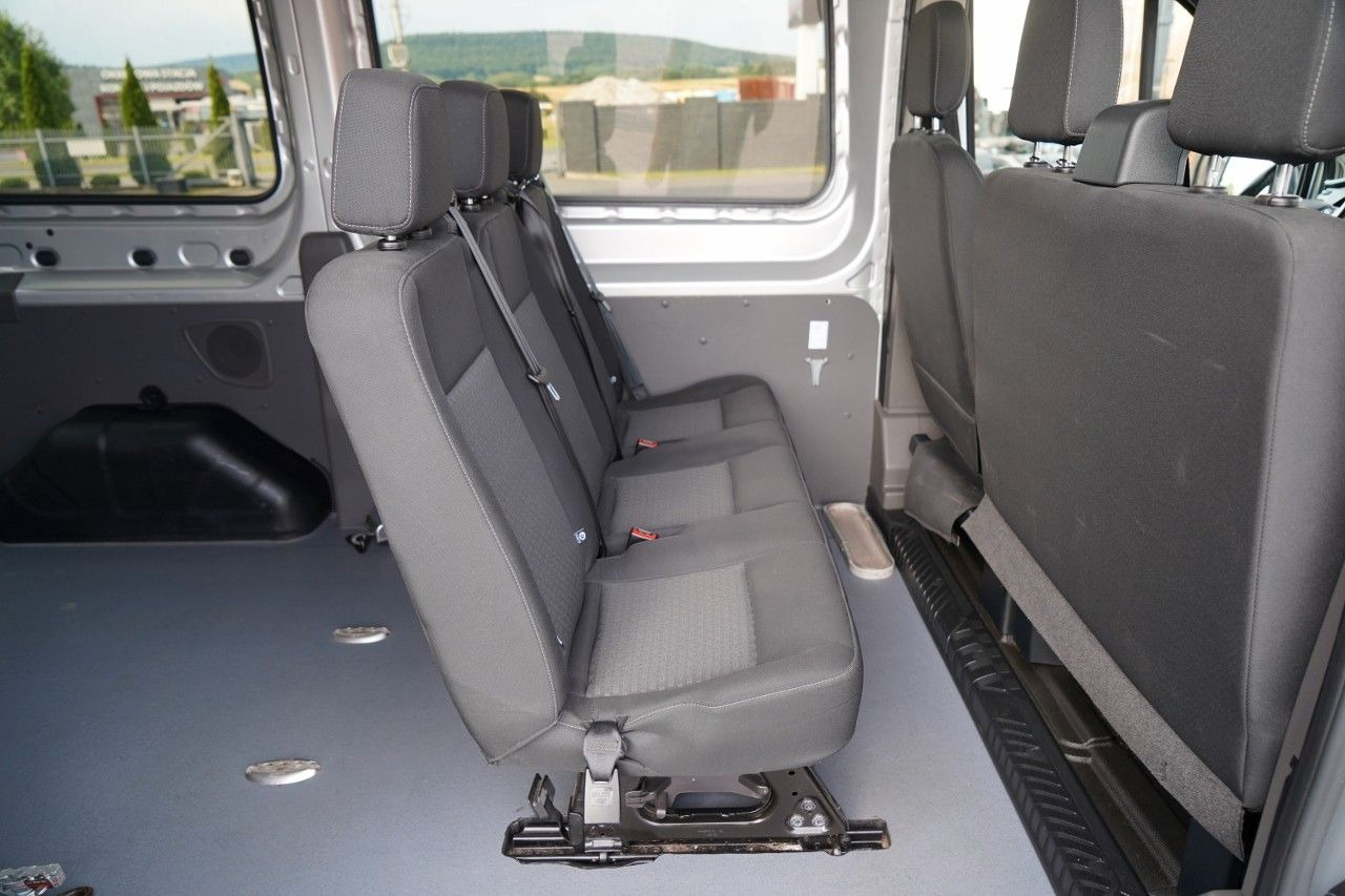 Passenger van Ford TRANSIT / 6 miejsc + Najazd na wózek / Dla osób: picture 9