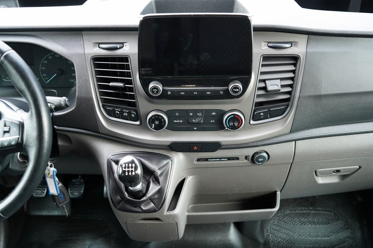Passenger van Ford TRANSIT / 6 miejsc + Najazd na wózek / Dla osób: picture 16