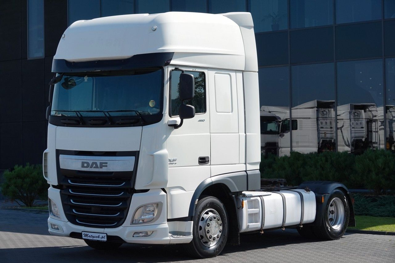 DAF XF 460 / MANUAL / STANDARD / SUPER SPACE CAB - Tractor unit: picture 2 DAF XF 460 / MANUAL / STANDARD / SUPER SPACE CAB - Tractor unit: picture 2