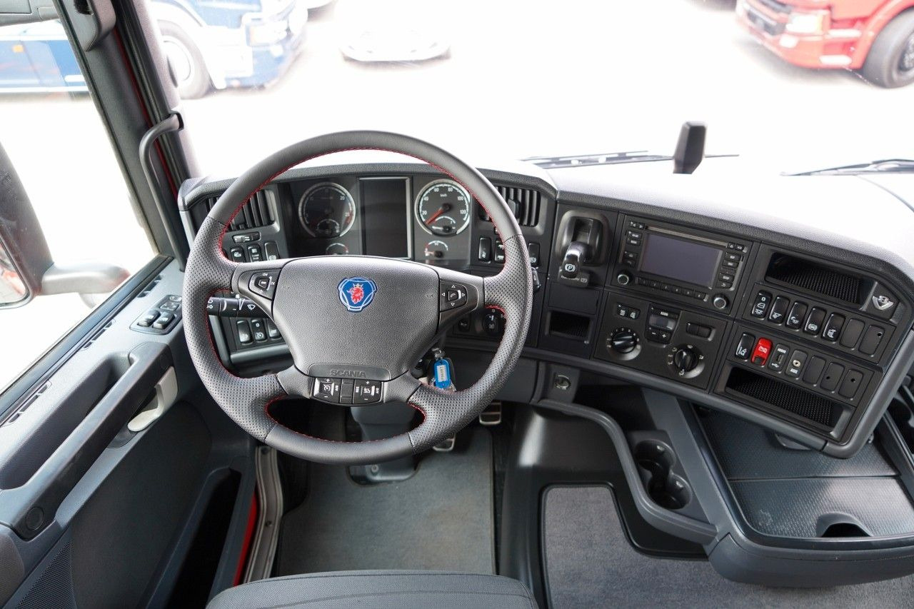 Tractor unit Scania R 580 / V8 / 6x4 / DMC: 150.000 KG / RETARDER /: picture 14 Tractor unit Scania R 580 / V8 / 6x4 / DMC: 150.000 KG / RETARDER /: picture 14