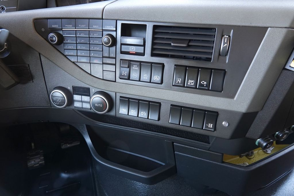 Tractor unit Volvo FH 540 / 6x4 / HYDRAULIKA / I -PARK COOL /3 OSIE Volvo FH 540 / 6x4 / HYDRAULIKA / I -PARK COOL /3 OSIE: picture 12 Tractor unit Volvo FH 540 / 6x4 / HYDRAULIKA / I -PARK COOL /3 OSIE Volvo FH 540 / 6x4 / HYDRAULIKA / I -PARK COOL /3 OSIE: picture 12