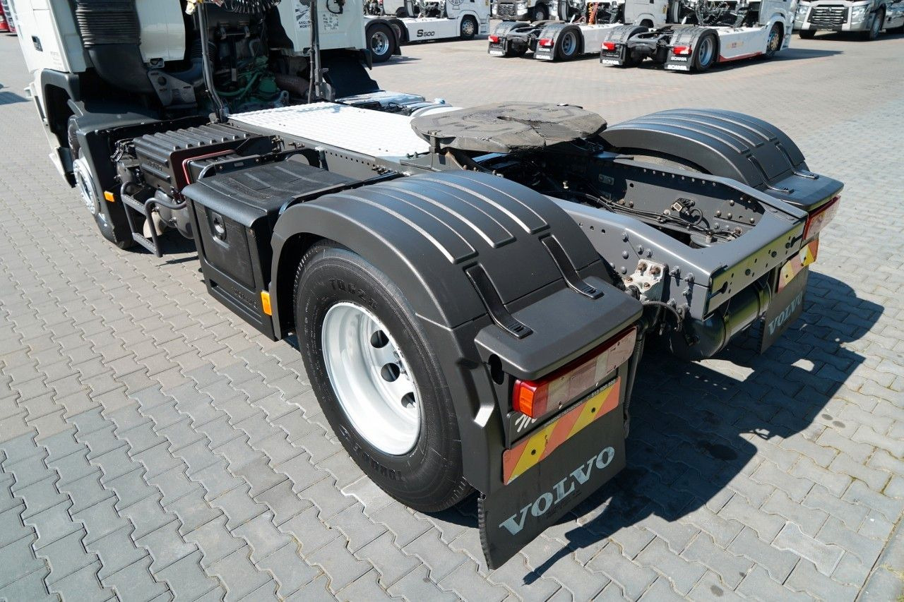 Tractor unit Volvo FM 380 / PEŁNY ADR / NISKA KABINA / DZIENNA KABI: picture 10