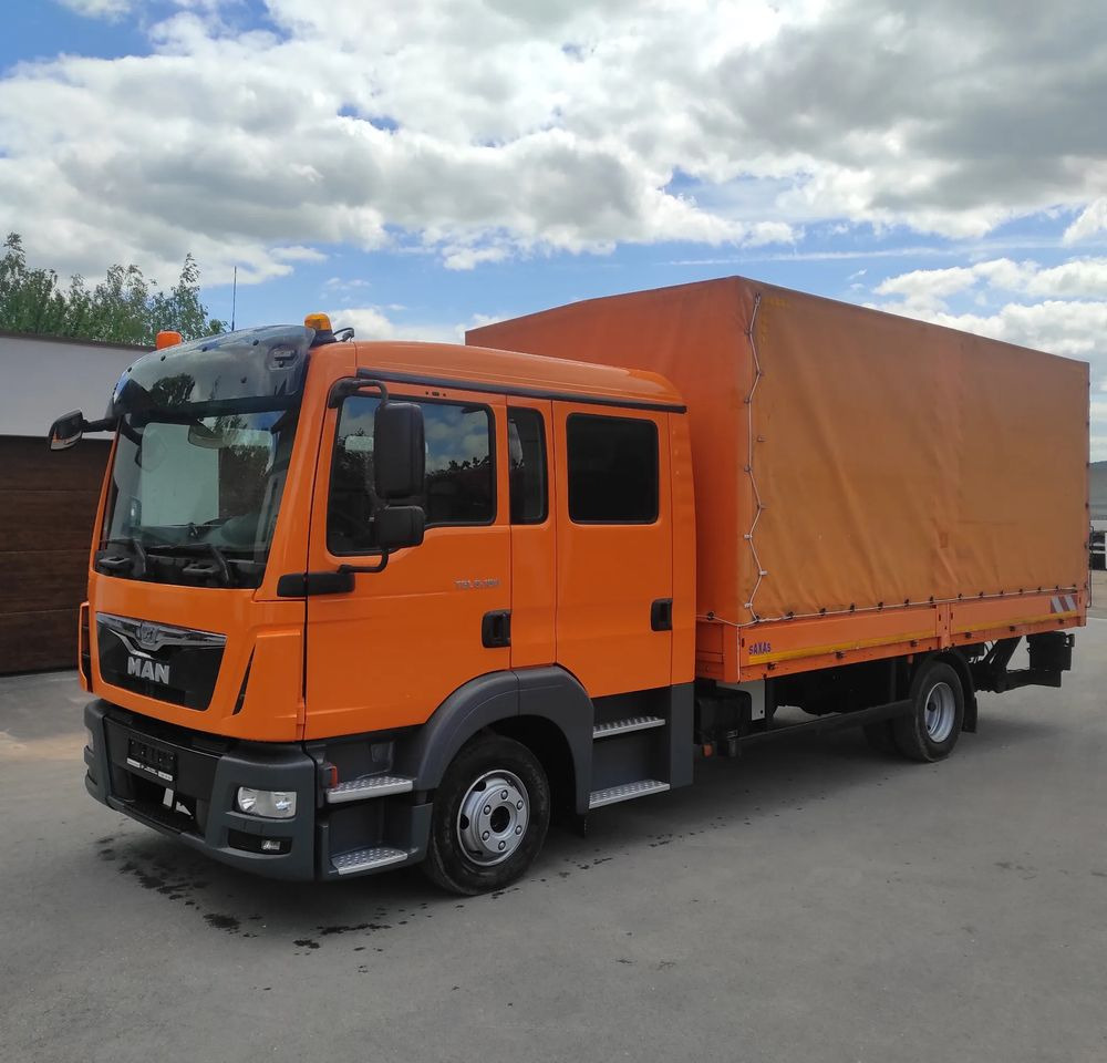 MAN TGL 8.180 DOKA / 6 OSOBOWY /BUTRO-PLANDEKA / - Curtainsider truck: picture 1 MAN TGL 8.180 DOKA / 6 OSOBOWY /BUTRO-PLANDEKA / - Curtainsider truck: picture 1