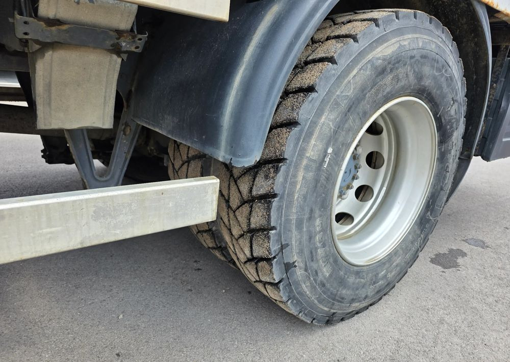 Dropside/ Flatbed truck, Crane truck Volvo FM7: picture 12