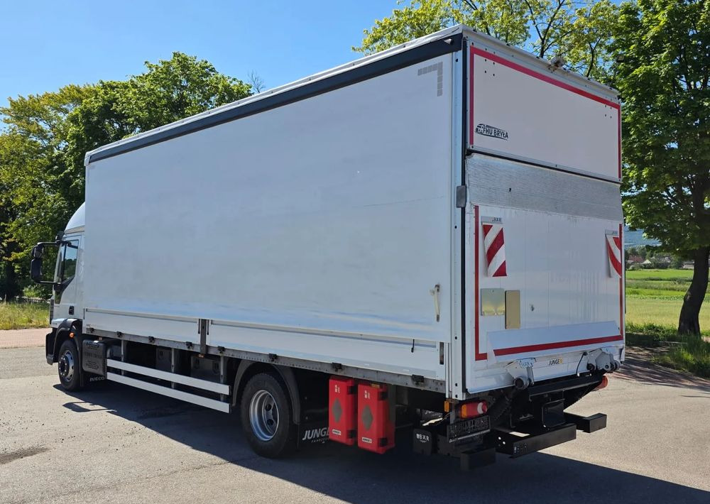 Iveco EUROCARGO 160E320/FIRANKA/WINDA/AUTOMAT/NISKI PRZEBIEG/E6/SPROWADZONY/PIERWSZY WŁAŚCICIEL - Curtainsider truck: picture 3 Iveco EUROCARGO 160E320/FIRANKA/WINDA/AUTOMAT/NISKI PRZEBIEG/E6/SPROWADZONY/PIERWSZY WŁAŚCICIEL - Curtainsider truck: picture 3