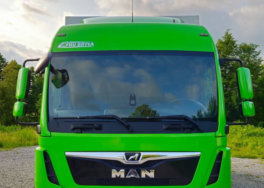 MAN TGL12.250/E6/20PALET/10.2018/SERWISOWANY/NISKI PRZEBIEG/WINDA/FIRANKA//JAK NOWY/SERWISOWANY - Curtainsider truck: picture 4 MAN TGL12.250/E6/20PALET/10.2018/SERWISOWANY/NISKI PRZEBIEG/WINDA/FIRANKA//JAK NOWY/SERWISOWANY - Curtainsider truck: picture 4