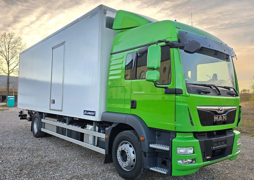 MAN TGM 18.320 / 18.290 / 15.290 / IZOTERMA / WINDA / 19PALET / E6 / 08.2018 / LIFT / SPROWADZONY / AUTOMAT / SYPIALKA / PIERWSZY WŁAŚCICIEL / BOCZNE DRZWI / STAN BARDZO DOBRY - Refrigerator truck: picture 1 MAN TGM 18.320 / 18.290 / 15.290 / IZOTERMA / WINDA / 19PALET / E6 / 08.2018 / LIFT / SPROWADZONY / AUTOMAT / SYPIALKA / PIERWSZY WŁAŚCICIEL / BOCZNE DRZWI / STAN BARDZO DOBRY - Refrigerator truck: picture 1